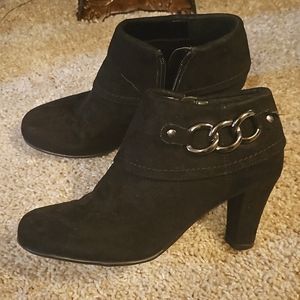 A2 short heeled boots